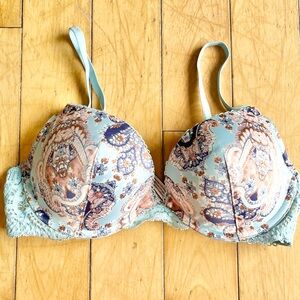 Victoria's Secret Paisley Print Lace Bra Size 34C